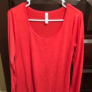 LulaRoe Lynnae long sleeve T-shirt